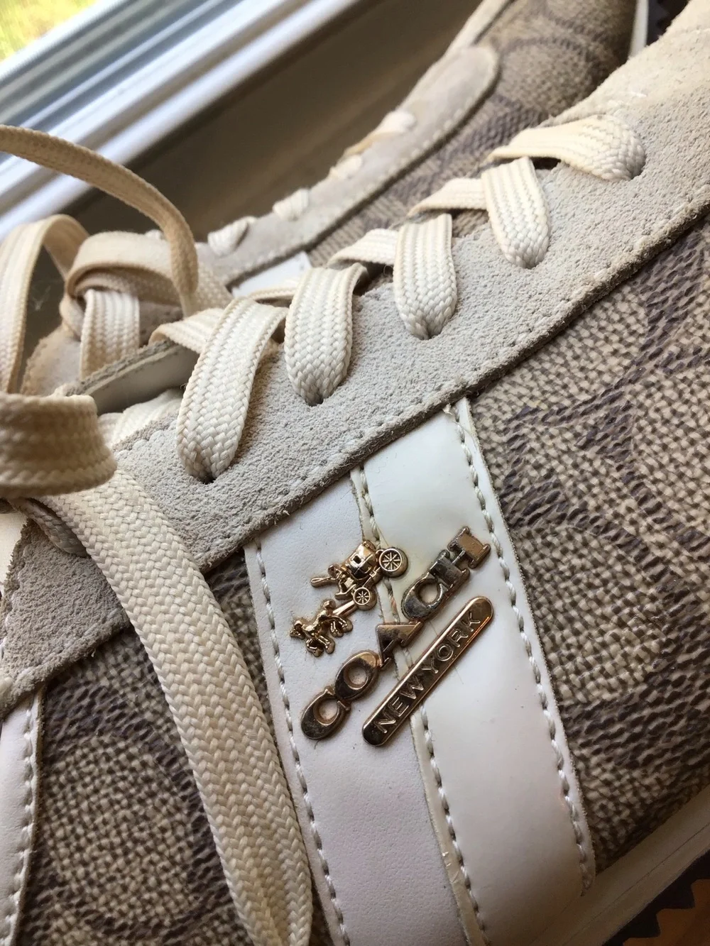 Coach size signature